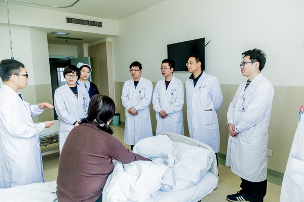 ����һ��Ժ���ҽ��ڹ��l(xi��ng)��--�Ƿ�վ���(d��ng)����(d��ng)