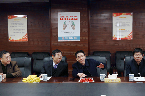 ����һ��Ժ���ҽ��ڹ��l(xi��ng)��--�Ƿ�վ���(d��ng)����(d��ng)