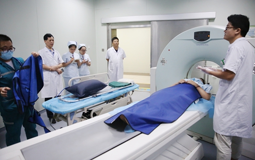 �顰���ߡ��M(j��n)��CT�z��