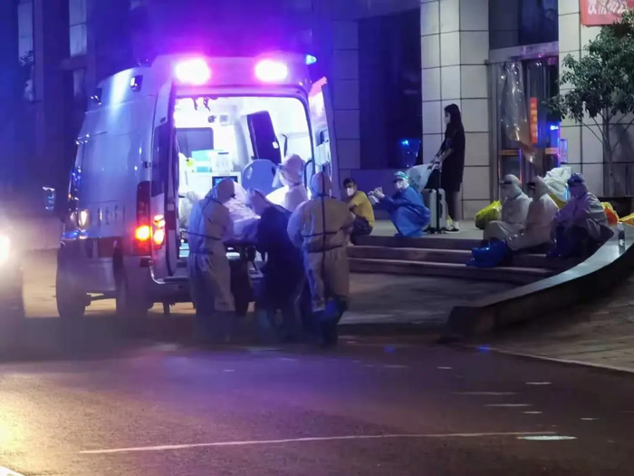 河南省人民醫(yī)院工作隊(duì)進(jìn)駐鄭州陽(yáng)城醫(yī)院救治點(diǎn) 河南省人民醫(yī)院工作隊(duì)進(jìn)駐鄭州陽(yáng)城醫(yī)院救治點(diǎn)