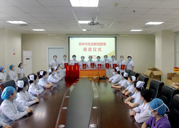 白衣執(zhí)甲逆風(fēng)行赤膽抗疫載譽(yù)歸這是屬于你們的榮譽(yù)! 白衣執(zhí)甲逆風(fēng)行赤膽抗疫載譽(yù)歸這是屬于你們的榮譽(yù)!