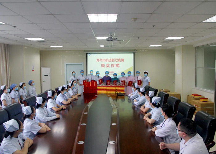 白衣執(zhí)甲逆風(fēng)行赤膽抗疫載譽(yù)歸這是屬于你們的榮譽(yù)! 白衣執(zhí)甲逆風(fēng)行赤膽抗疫載譽(yù)歸這是屬于你們的榮譽(yù)!