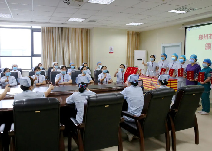 白衣執(zhí)甲逆風(fēng)行赤膽抗疫載譽(yù)歸這是屬于你們的榮譽(yù)! 白衣執(zhí)甲逆風(fēng)行赤膽抗疫載譽(yù)歸這是屬于你們的榮譽(yù)!