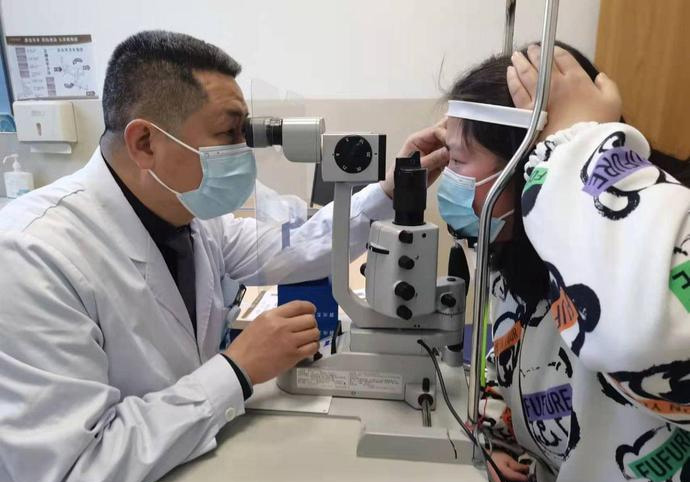 眼科吳紅昌:播撒光明的使者 眼科吳紅昌:播撒光明的使者