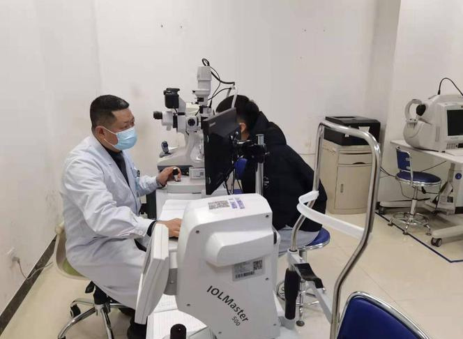 眼科吳紅昌:播撒光明的使者 眼科吳紅昌:播撒光明的使者