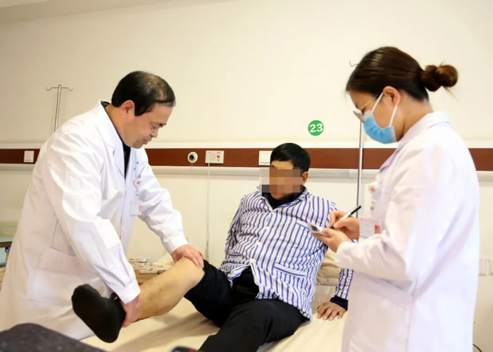 【名醫(yī)風(fēng)采】海改生:醫(yī)術(shù)精湛 用愛從醫(yī) 【名醫(yī)風(fēng)采】海改生:醫(yī)術(shù)精湛 用愛從醫(yī)