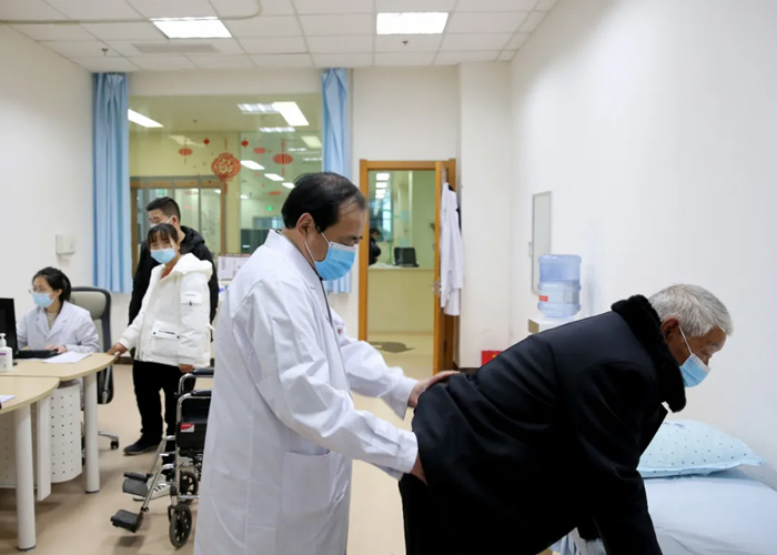 【名醫(yī)風(fēng)采】海改生:醫(yī)術(shù)精湛 用愛從醫(yī) 【名醫(yī)風(fēng)采】海改生:醫(yī)術(shù)精湛 用愛從醫(yī)