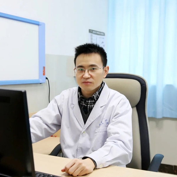 易強 泌尿外科常駐專家 易強 泌尿外科常駐專家