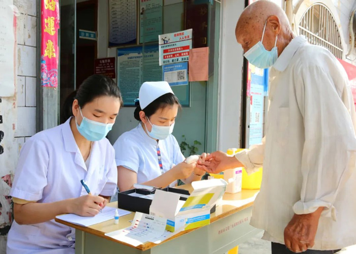 【世界肝炎日】我院組織專家下鄉(xiāng)開(kāi)展免費(fèi)義診活動(dòng)! 【世界肝炎日】我院組織專家下鄉(xiāng)開(kāi)展免費(fèi)義診活動(dòng)!