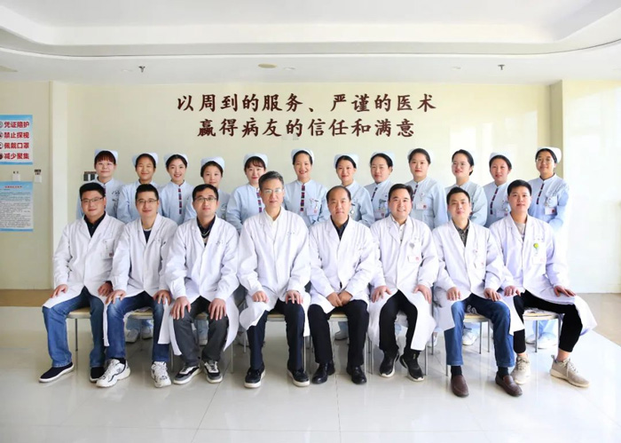 鄭州陽城醫(yī)院胸心普通外科集體照 鄭州陽城醫(yī)院胸心普通外科集體照