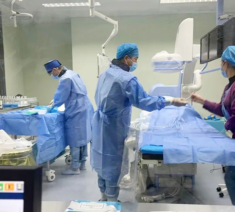 һ룬ͻȻ赹ڵԭ򾹺P(gun)